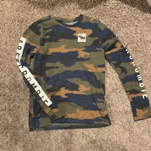 Boy’s Abercrombie tee